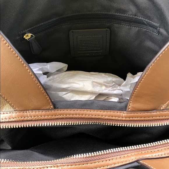 Gaby’sBags👜💕- NWT Coach Large Purse - Picture 6 of 6